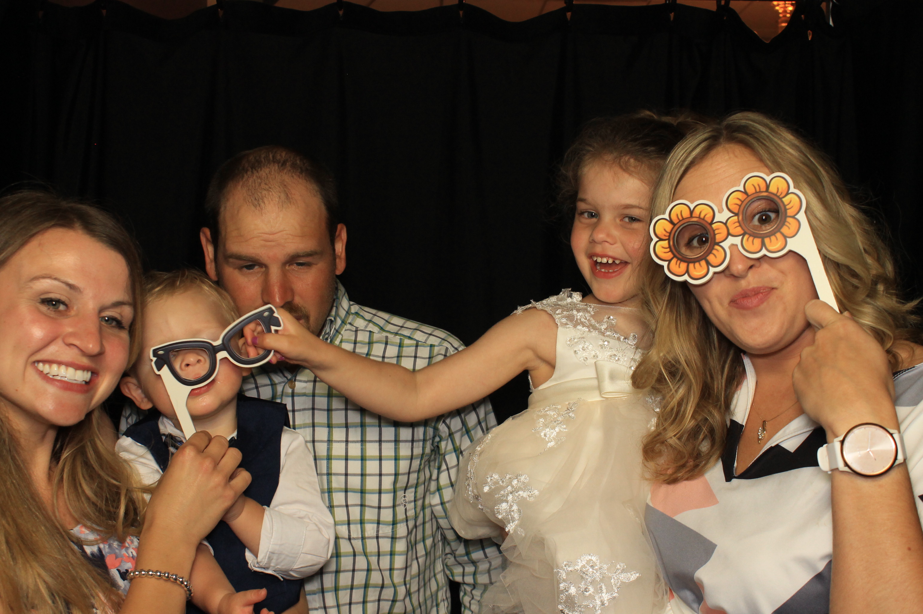 Meredith and Doug Wedding | View more photos from the event at gallery.photoboothcincy.com/u/PhotoBoothCincy/Meredith-and-Doug-Wedding